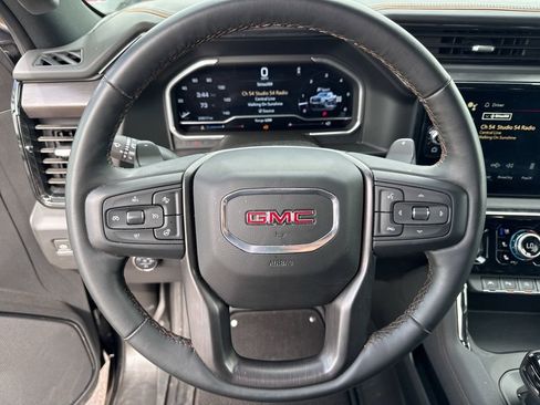 Used 2024 GMC Sierra 1500 AT4 w/ Technology Package AWD/4WD image 8