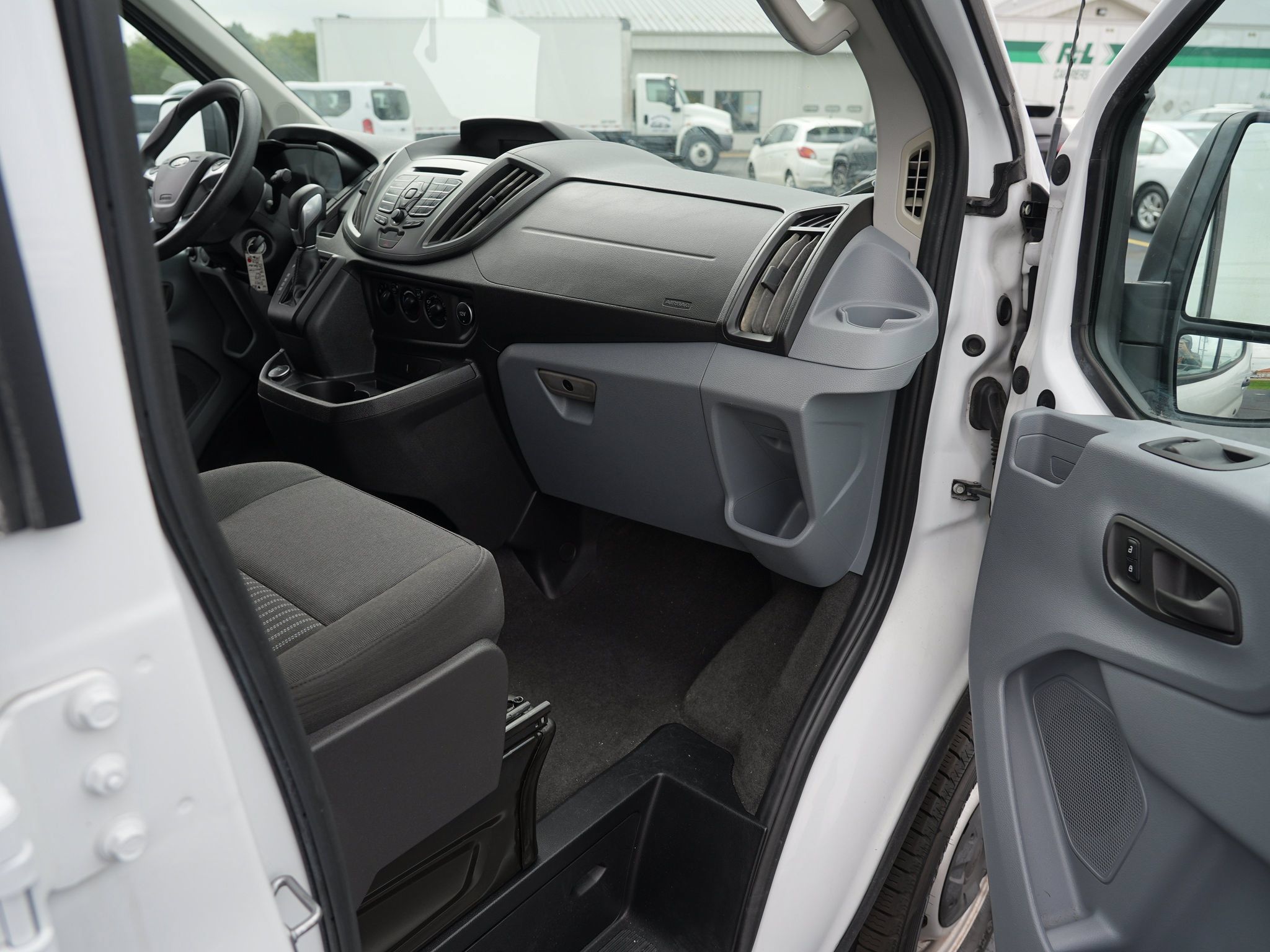 Used 2018 Ford Transit 350 XL RWD image 28