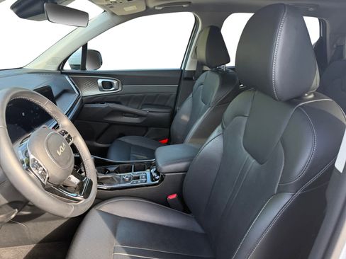 Used 2025 Kia Sorento SX image 9