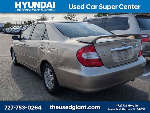 Used 2002 Toyota Camry LE image 2