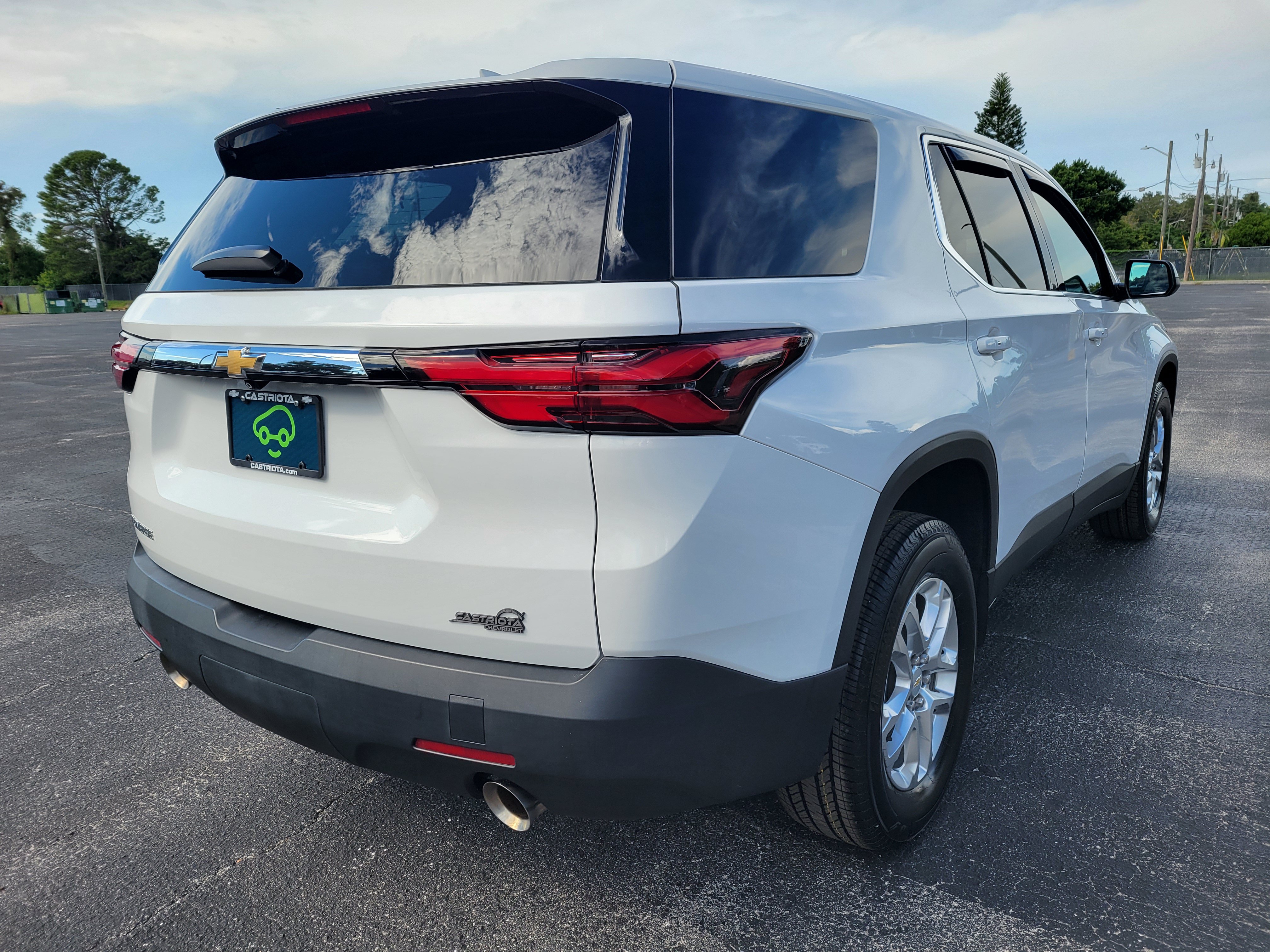 Certified 2023 Chevrolet Traverse LS FWD image 5
