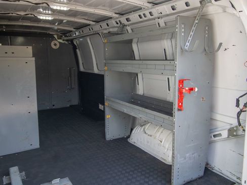 Used 2020 Chevrolet Express 3500 Extended w/ Driver Convenience Package image 35