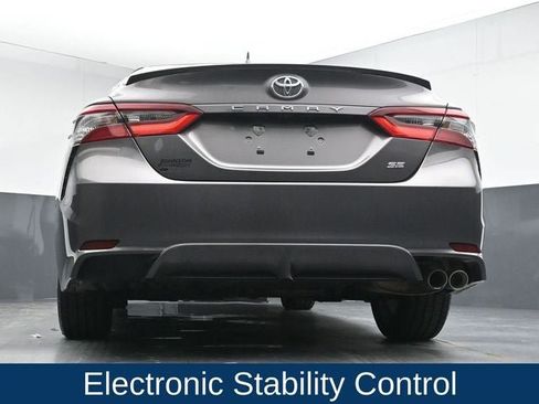 Used 2022 Toyota Camry SE w/ Convenience Package FWD image 31