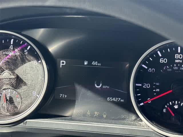 Used 2022 Kia Carnival LX FWD image 26
