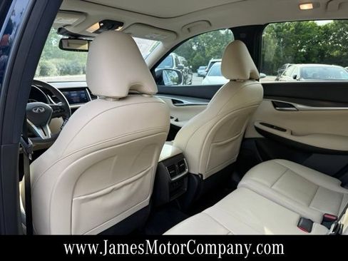 Used 2022 INFINITI QX50 Luxe AWD/4WD image 17