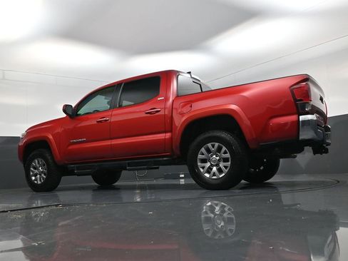 Used 2019 Toyota Tacoma SR5 RWD image 17