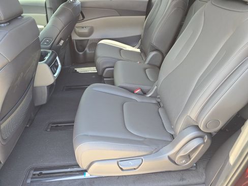 New 2026 Kia Carnival SX FWD image 17