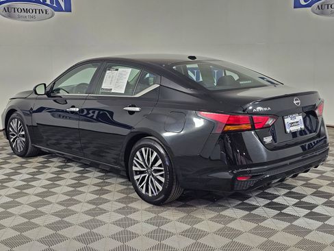Used 2024 Nissan Altima 2.5 SV FWD image 3