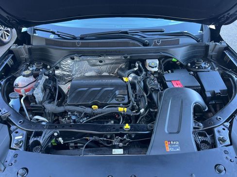 Used 2025 Chevrolet Trax LT w/ LT Convenience Package image 28