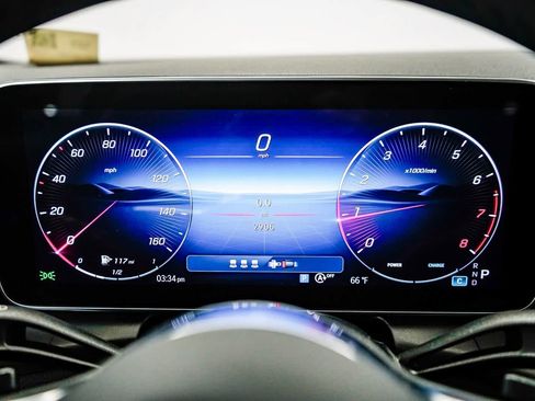 Used 2025 Mercedes-Benz GLC 300 image 24