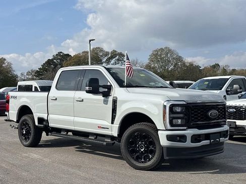 New 2026 Ford F250 Lariat w/ Black Appearance Package image 9