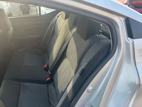 Used 2025 Nissan Versa SV image 37