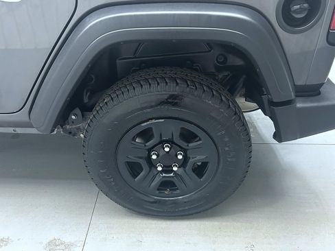 Used 2018 Jeep Wrangler Unlimited Sport AWD/4WD image 23