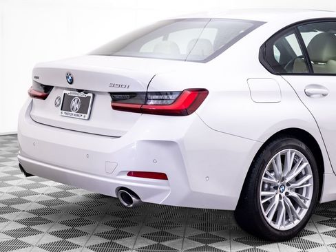 Used 2023 BMW 330i xDrive Sedan w/ Parking Assistance Package AWD/4WD image 39