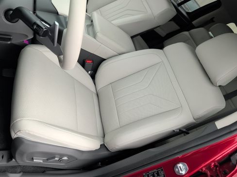 Certified 2026 Hyundai Santa Fe SEL FWD image 30