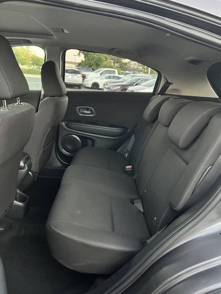 Used 2017 Honda HR-V EX image 10