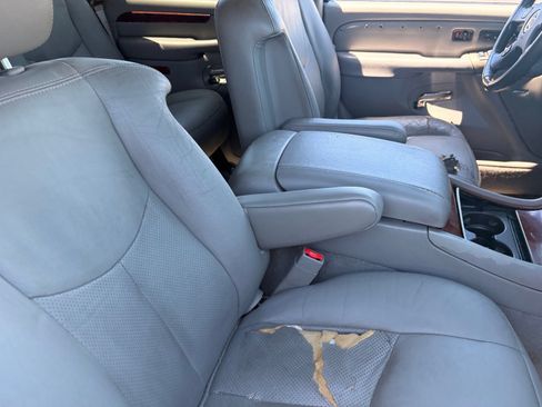 Used 2005 Cadillac Escalade AWD image 6