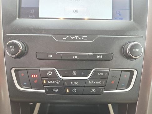 Used 2020 Ford Fusion SEL image 26