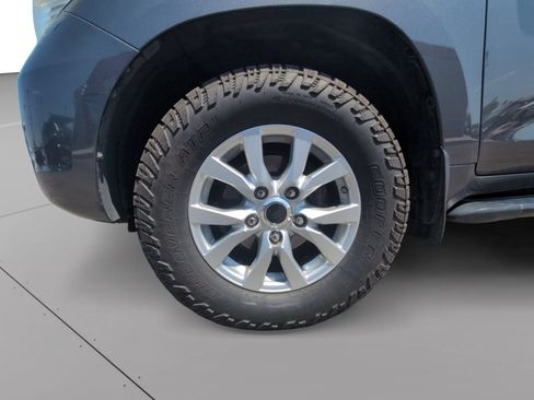 Used 2008 Toyota Land Cruiser w/ Upgrade Pkg AWD/4WD image 9