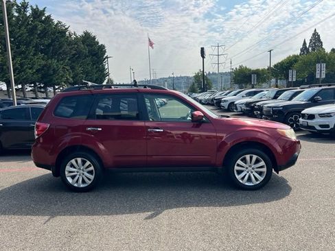 Used 2012 Subaru Forester 2.5X Limited AWD/4WD image 4