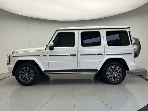 Used 2025 Mercedes-Benz G 550 image 2