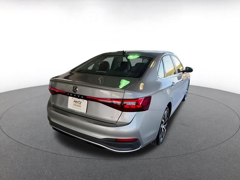 Used 2025 Volkswagen Jetta SE image 13