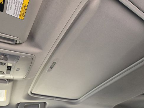 Used 2017 Toyota RAV4 LE Plus image 28