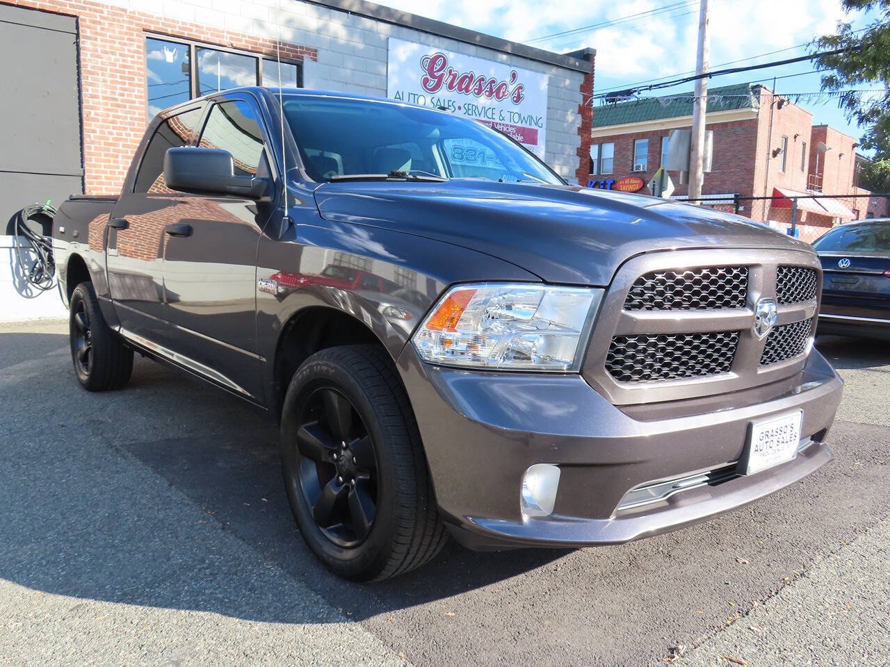 Used 2018 RAM 1500 Express w/ Express Value Package AWD/4WD image 2