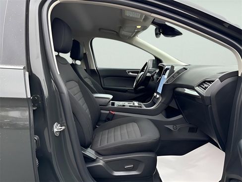 Used 2024 Ford Edge SEL image 11