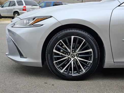 Used 2023 Lexus ES 350 Luxury image 6