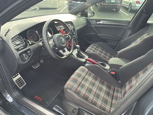 Used 2020 Volkswagen GTI S image 10