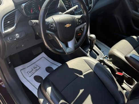 Used 2022 Chevrolet Trax LT w/ Driver Confidence Package AWD/4WD image 12