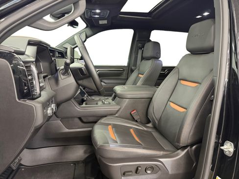 Used 2025 GMC Sierra 2500 AT4 w/ AT4 Premium Plus Package AWD/4WD image 9