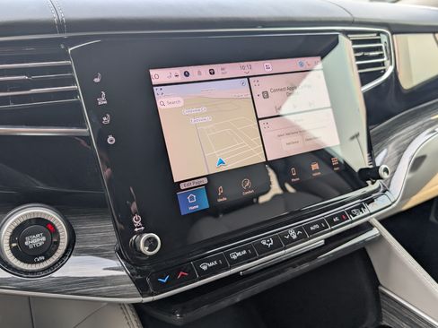 Used 2022 Jeep Wagoneer Series III w/ Rear Seat Video Group 1 AWD/4WD image 19