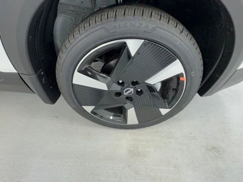 New 2026 Nissan Kicks SR w/ Cold Weather Package AWD/4WD image 9