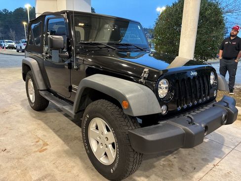 Used 2018 Jeep Wrangler Sport image 4