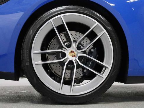 Used 2025 Porsche 911 Carrera RWD image 37