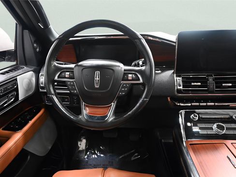 Used 2021 Lincoln Navigator Reserve image 16