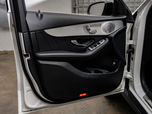 Used 2019 Mercedes-Benz GLC 300 image 50