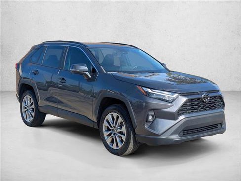 Used 2023 Toyota RAV4 XLE Premium image 3