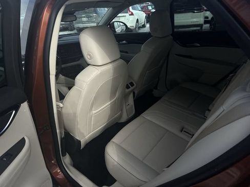 Used 2021 Buick Envision Essence FWD image 20