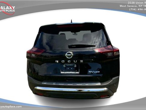 Used 2021 Nissan Rogue SV image 6