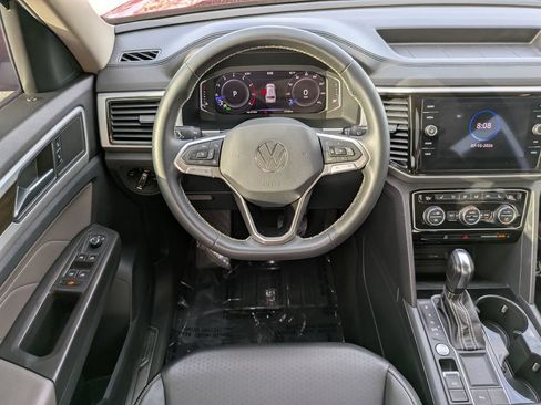 Certified 2022 Volkswagen Atlas SE w/ Panoramic Sunroof Package FWD image 13