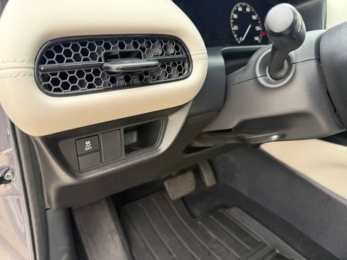 Used 2024 Honda HR-V LX image 13