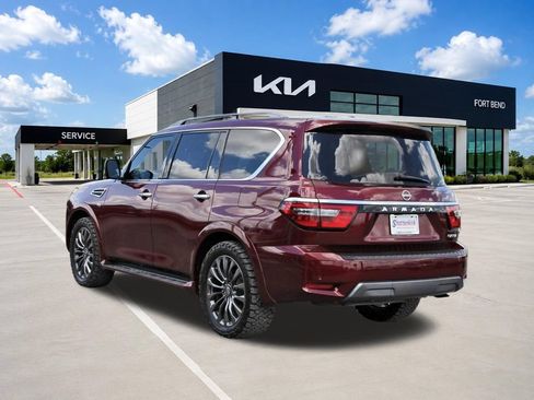 Used 2021 Nissan Armada Platinum w/ Captain's Chairs Package RWD image 7