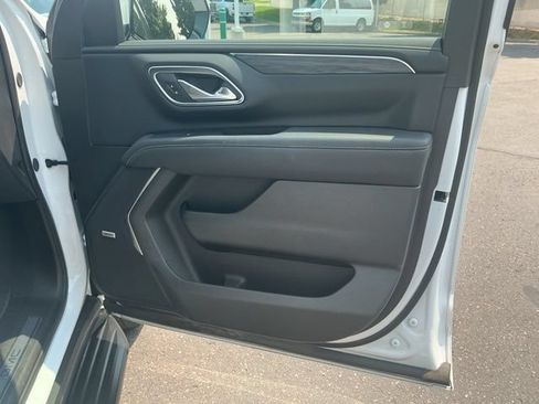 Used 2024 GMC Yukon SLT w/ SLT Luxury Package AWD/4WD image 23