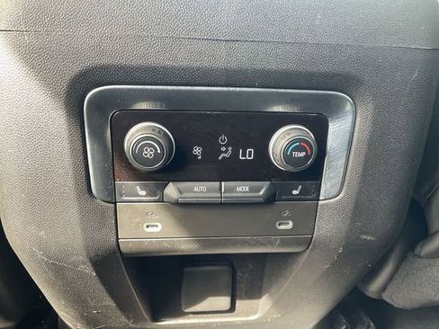 Used 2022 Chevrolet Tahoe LT w/ Luxury Package image 20