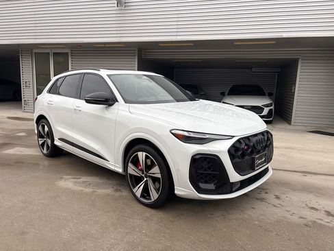New 2026 Audi SQ5 Premium Plus AWD/4WD image 3