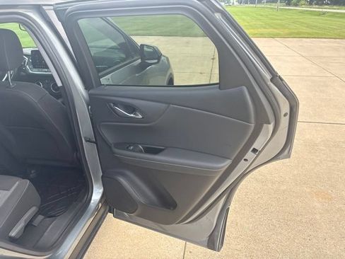 Used 2024 Chevrolet Blazer LT w/ Convenience Package FWD image 19