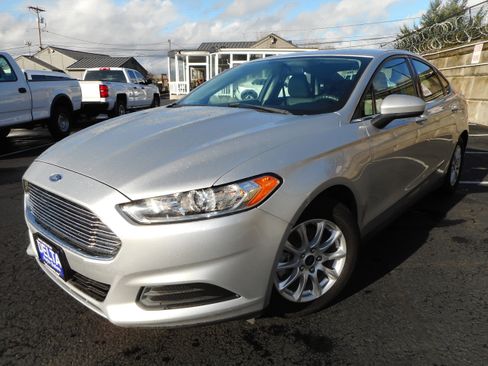Used 2015 Ford Fusion S image 3